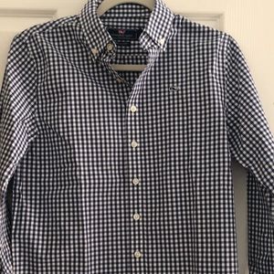 Vineyard vines boys button down shirt in navy/whit